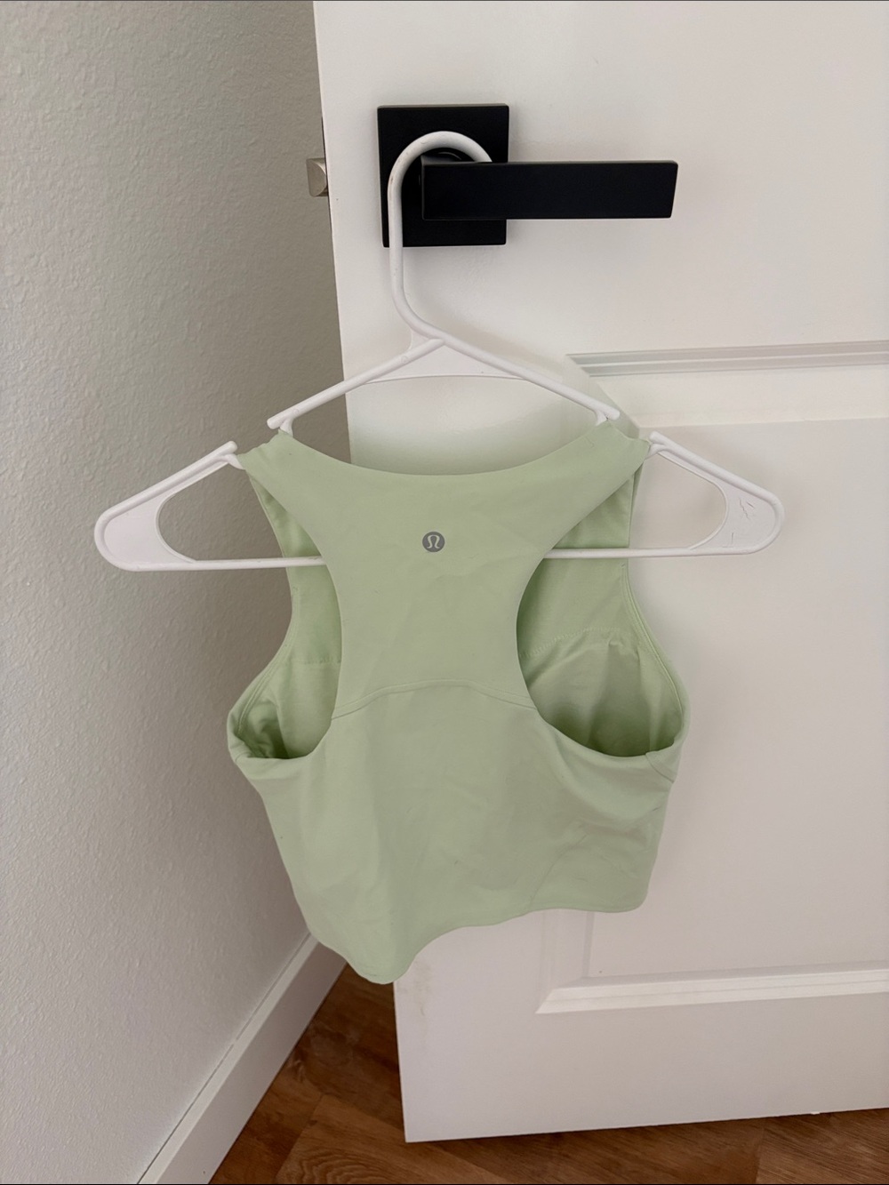 Green lululemon tank top size 4 - Picture 2 of 2